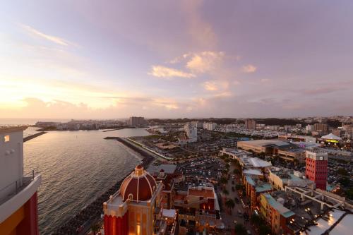 Vessel Hotel Campana Okinawa