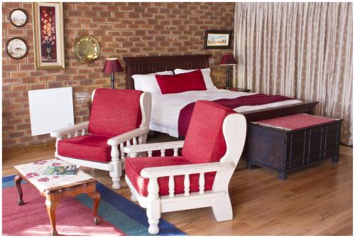 1 queen bed, 1 twin bed