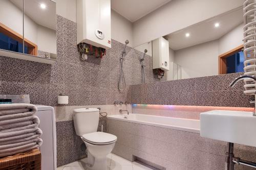PlayHouse Apartments 5