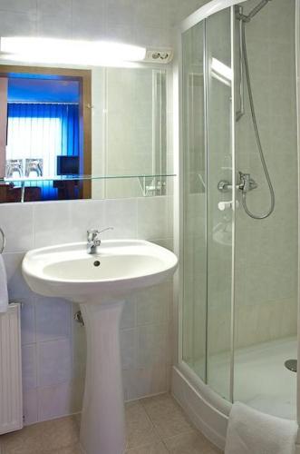 Hotel Victoria photo