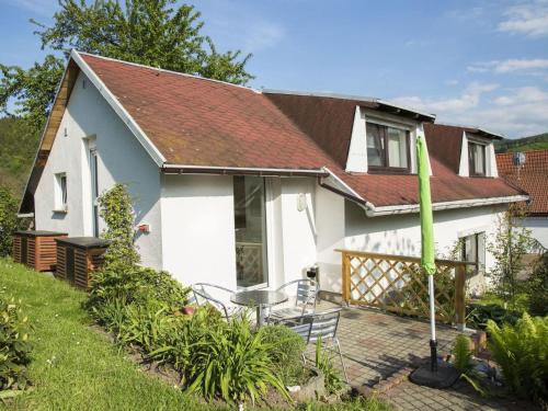 Holiday home near the Rennsteig in the Thuringian Forest with garden and terrace - Emsetal