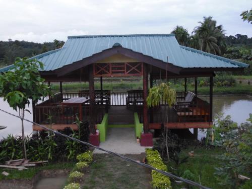 LANDBOW GREEN VILLAGE Homestay Trekking & Village Tour