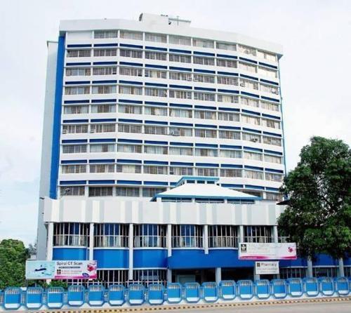 망갈로 Hotel Bombay Residency--Bombay Lucky Restaurant 2성급 호텔 수영장