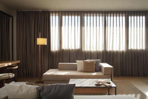 Book the Suite Suite