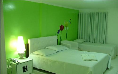 2 twin beds