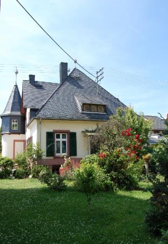 Viesnīcas āriene, Wohnen im Burghotel in Lorch-Lorchhausen