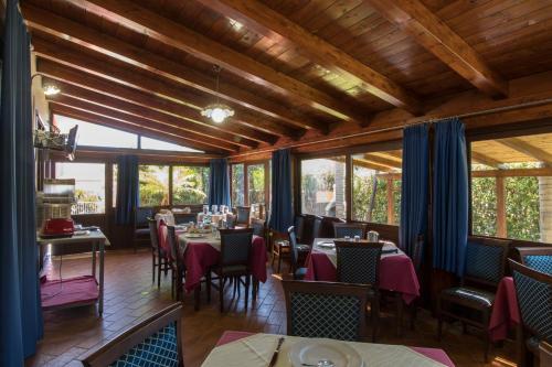 Restaurante, Villa Margherita in Pozzallo