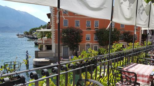 Балкон, Albergo Ristorante Montebaldo in Лимоні Сул Гарда