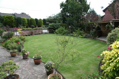 The Hinton Guest House - image 3