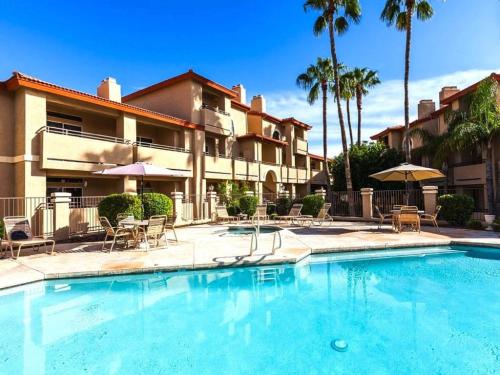 Hot tub, Private Resort Community Surrounded By Mountains w/3 Pool-Spa Complexes, ALL HEATED & OPEN 24/7/365! in North Phoenix
