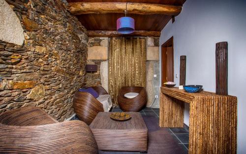 ล็อบบี้, Casas Peralta - Leira Pereira in กันดัล