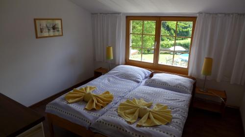 1 double bed