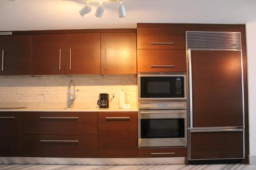 Miami Luxury Condo in Brickell! Free SPA and Gym - image 5