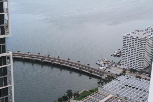 Miami Luxury Condo in Brickell! Free SPA and Gym - image 7