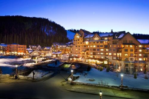 Zephyr Mountain Lodge
