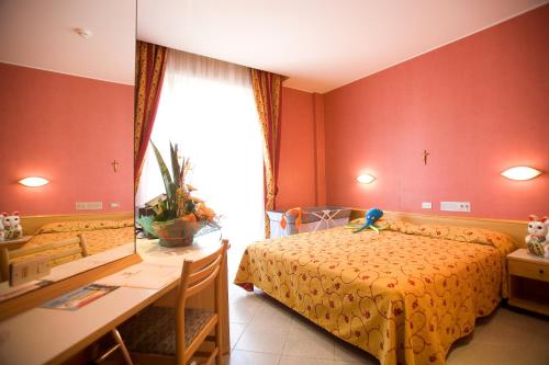 Hotel Junior - image 12
