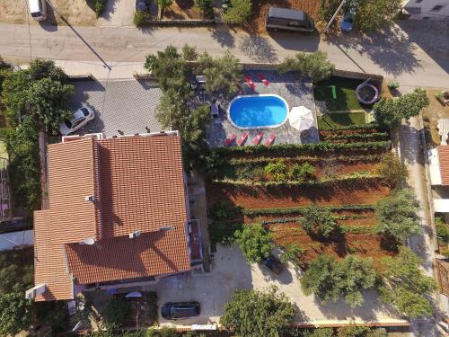 Apartment with private pool