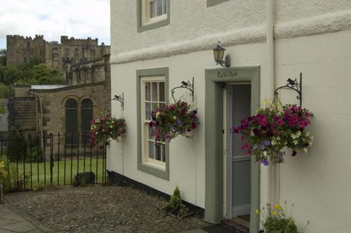 Castle View Guesthouse - image 4