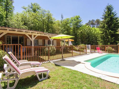Modern Chalet in Neuvic with Private Swimming Pool gîte à louer Les Meuniers