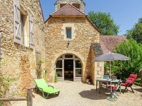 Cozy Cottage in Saint-Aubin-de-Nabirat with Swimming Pool gîte à louer L'Eyssalles