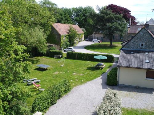 Rural g te surrounded by fruit trees