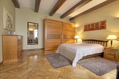 Pilies Apartments - image 4