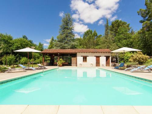 Cosy Holiday Home in Bourgnac with Private Pool