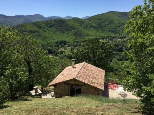 Viesnīcas āriene, House in Ardeche near Ray-Pic Falls in Saint-Pierre-de-Colombier