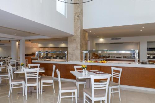 Best Western Plus Hotel Plaza - image 8