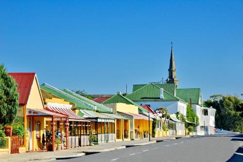 . Die Tuishuise & Victoria Manor