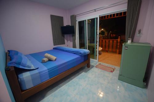 Sansook Chaolao - Tap to explore photos