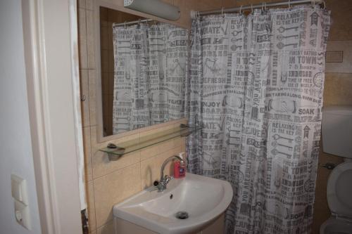 Lydia Rooms & Studios - image 3