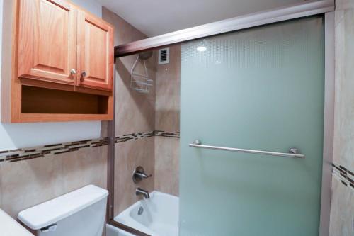 One bedroom apt parcial ocean view - image 2