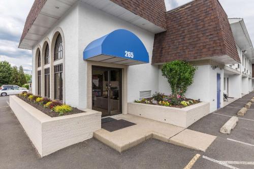 Motel 6-Warminster, PA