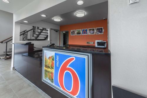 Motel 6-Warminster, PA