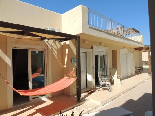  Azure Beach Villa in 73400 Nopíyia