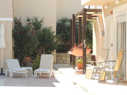  Azure Beach Villa in Nopíyia