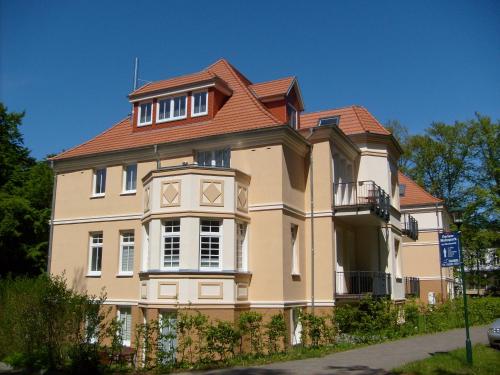Apartment with Garden View