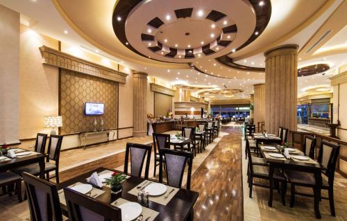 Restaurant, Boudl Buraydah Apartment in Buraydah