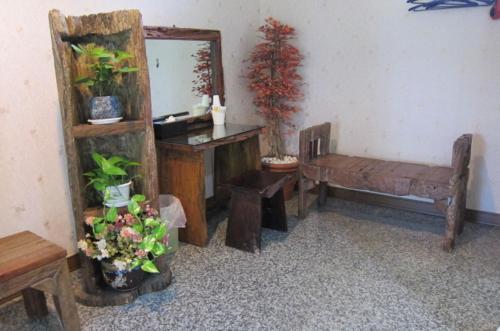 Golden Sunshine near Yanzihkou Trail (Swallow Grotto)