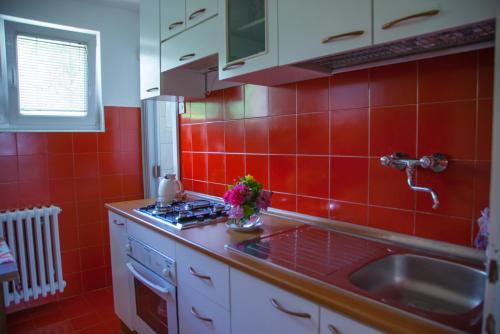 Lavander House - image 10