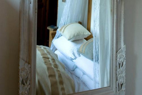 1 queen bed, 2 twin beds