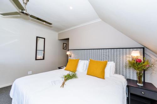 2 twin beds