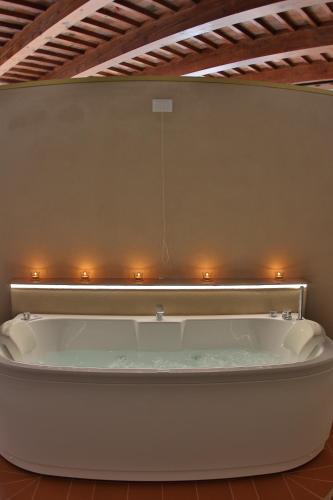 Джакузі, Relais Villa Poschi in Сан - Джуліано Терме