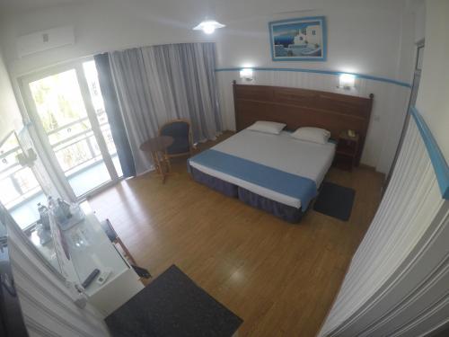 1 double bed