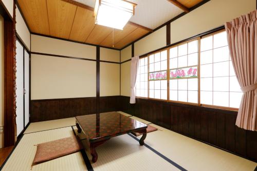 Japanese-Style Standard Room with Street View