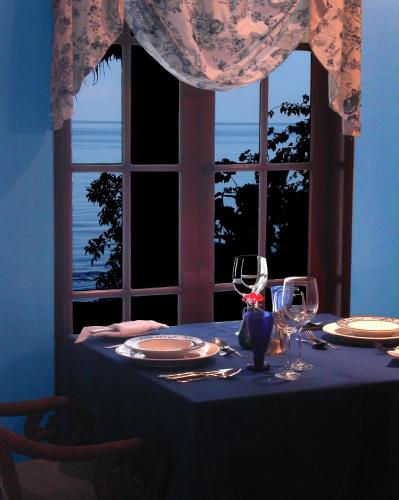 Restaurant, Las Flores Hotel in Catmon