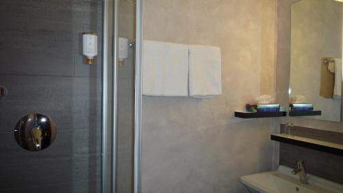 Hotel Cristall - Frankfurt City - image 13