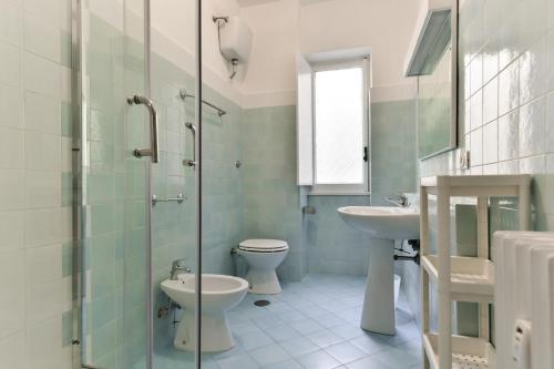 Red & White Vatican Apartment - image 6