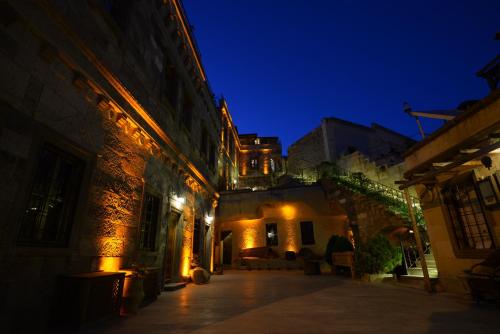 Vineyard Cave Hotel - Tap to explore photos